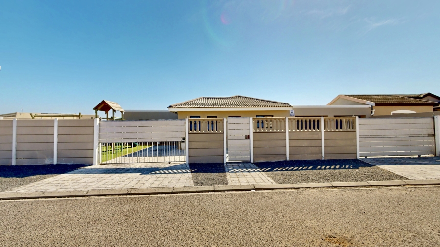 4 Bedroom Property for Sale in Rondevlei Park Western Cape